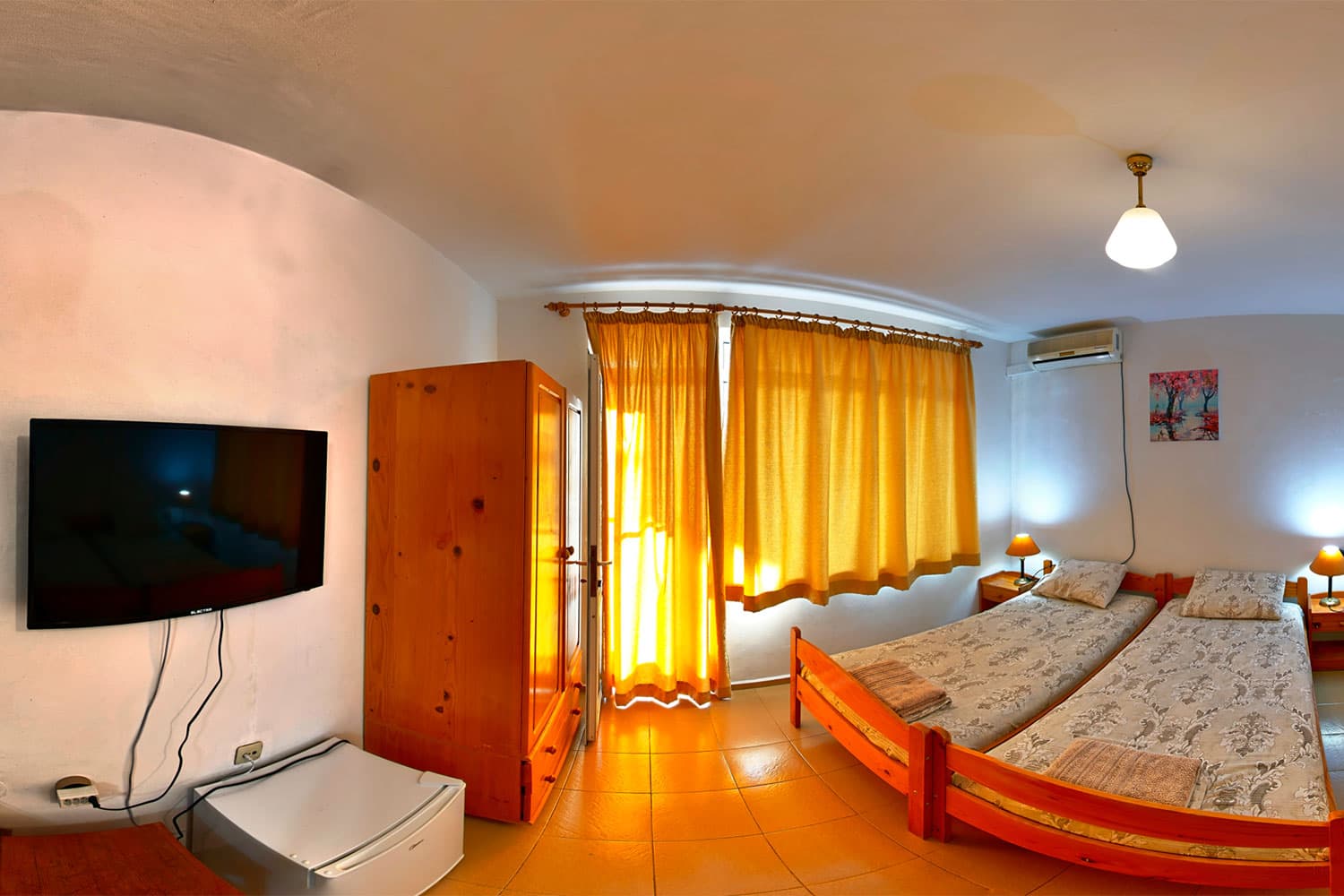 Hotel Astra en-suite bathroom